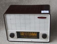 116    Pye AM valve radio
Classic mantle radio    $60