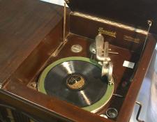 246    Brunswick gramophone.      $550