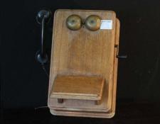 284  C0326  Ericcson type 235 phone   2    $175